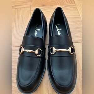 Lulu's Elegant Black Loafers with Gold Detail